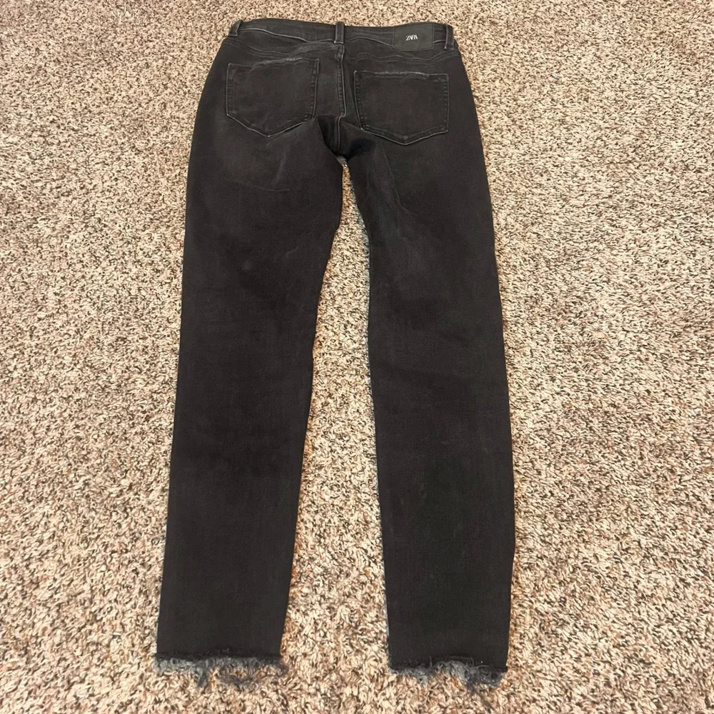ZARA Black Distressed Raw‎ Hem Straight Leg Jeans Women's Size 4